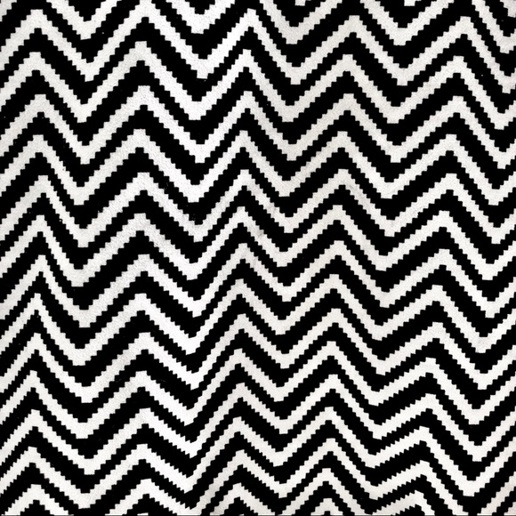 French Connection Black & White Chevron Hi-lo Top - Picture 5 of 5